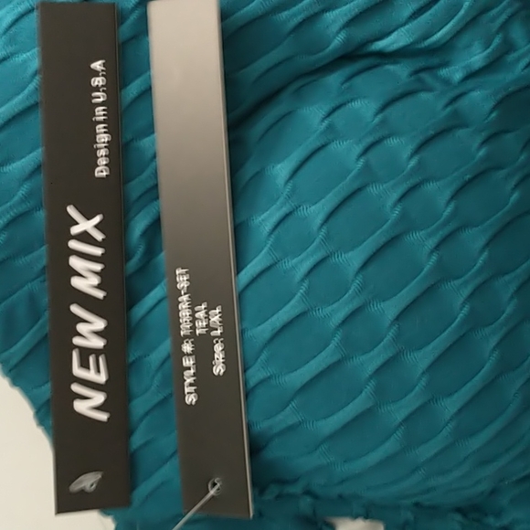 2 Piece Womens Sports Bra and Pants Set Size L/XL Beautiful Teal Color $40 - Picture 2 of 5